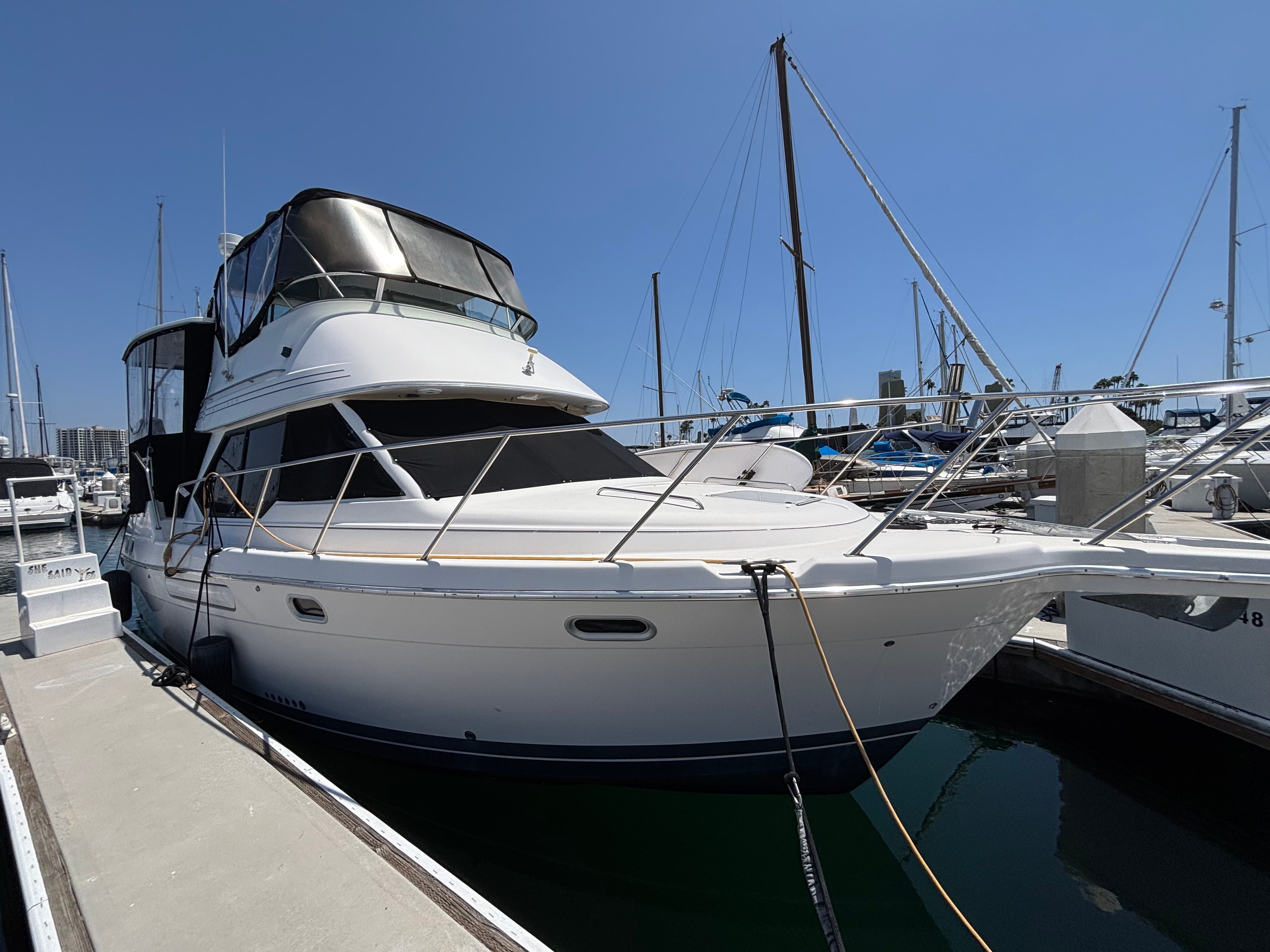1996 Bayliner 3587 AC Motor Yacht